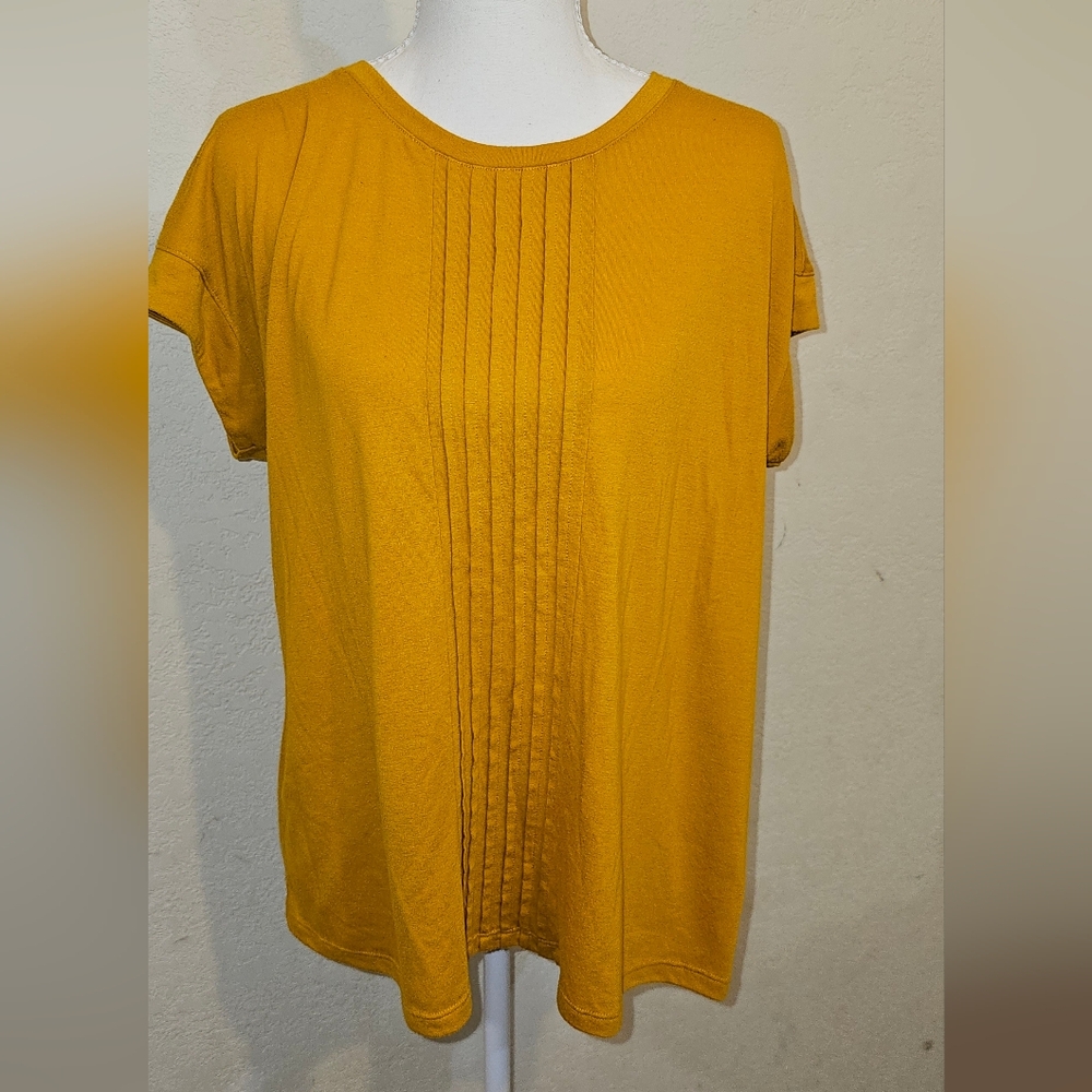 Liz Claiborne Yellow Pleated Short Sleeve Top